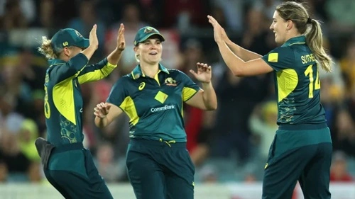 Australia Clinches Women's